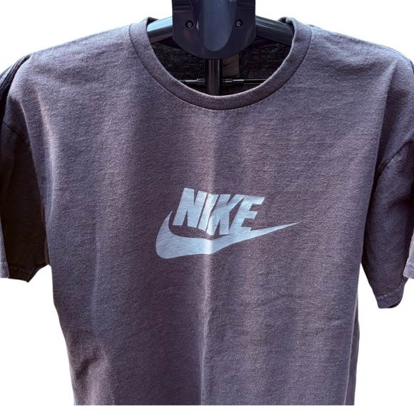 Vintage Nike Y2K Grey T-Shirt Silver Tag Size Large 100% Cotton - Picture 3 of 5
